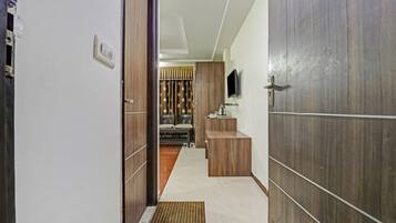 Deluxe Double Room | Desk, laptop workspace, iron/ironing board