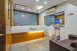 Reception - Treebo Mohit Regency (Bhopal)