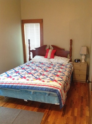 2 bedrooms, free WiFi, bed sheets - Relaxing ~ Fishing ~ Boating ~ Hunting ~ What More Is Needed? (Alma)