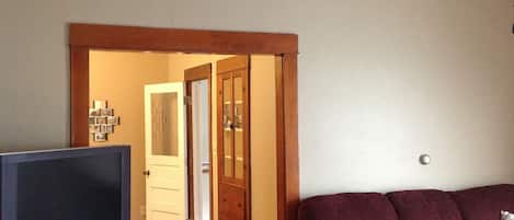 Smart TV, DVD player, video library