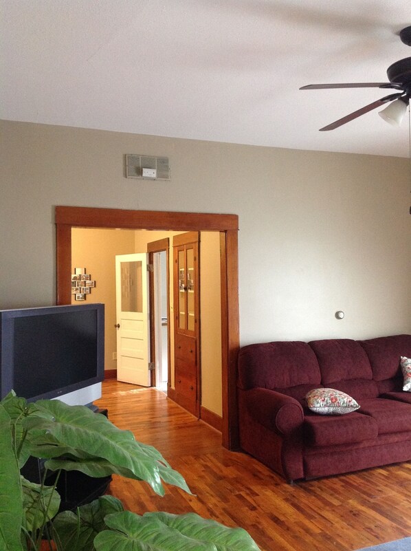 Smart TV, DVD player, video library