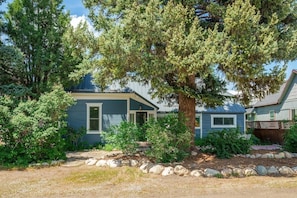 House, 2 Bedrooms | Exterior - 128 Spruce Street 2 Bedroom Home by RedAwning (Steamboat Springs)