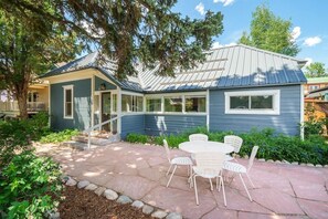 House, 2 Bedrooms | Outdoor dining - 128 Spruce Street 2 Bedroom Home by RedAwning (Steamboat Springs)