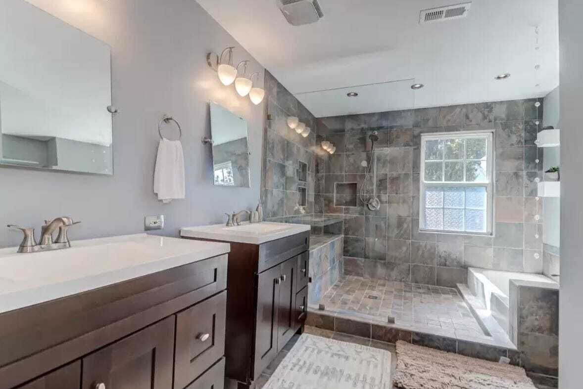 Bathtub, hair dryer, towels, soap