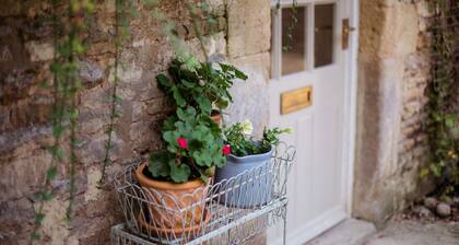 Temple Guiting Cottage - sleeps 10 guests in 5 bedrooms