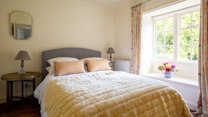 5 bedrooms, iron/ironing board, travel crib, free WiFi