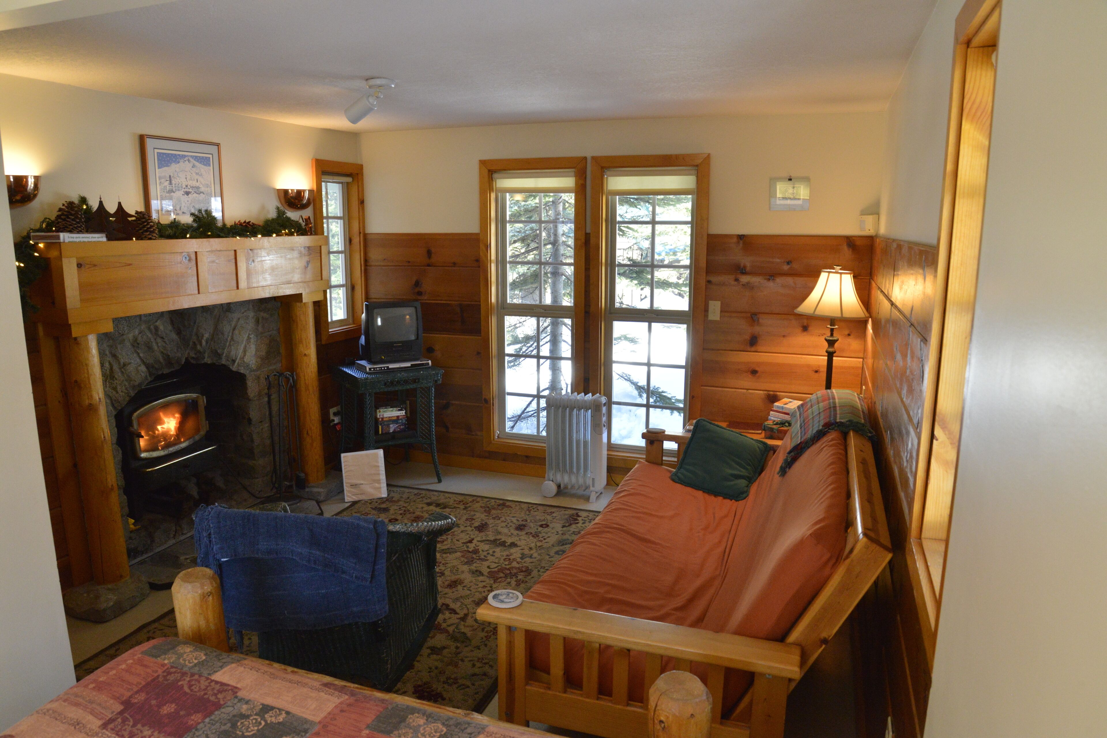 Heart Of Village!  Knotty Pine Cabin.  Perfect For 2 People! - Cooper Spur Mountain Resort, OR