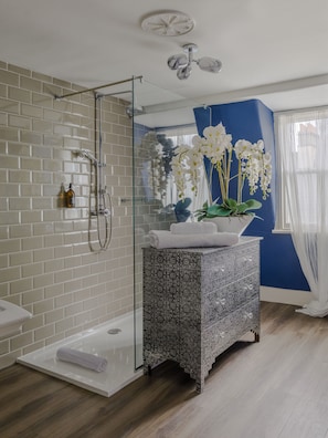 Apartment | 4 bedrooms, iron/ironing board, free WiFi, bed sheets