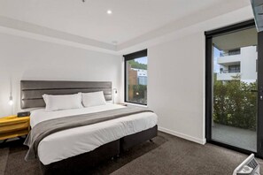 2 Schlafzimmer, Schreibtisch, Bügeleisen/Bügelbrett, Reisekinderbett