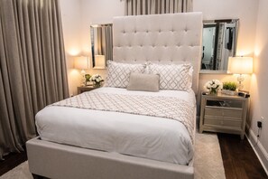 4 bedrooms, desk, iron/ironing board, free WiFi