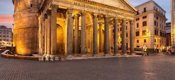 Point of interest - PANTHEON Maison, in the center of Rome + breakfast included (Roma)