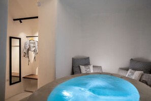 Honeymoon Suite with Sea View & Hot Tub | 1 dormitorio, sábanas de algodón egipcio, ropa de cama de alta calidad