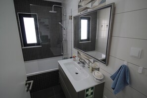 Badewanne, Haartrockner