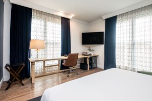 Deluxe Room, 1 King Bed | 1 bedroom, Egyptian cotton sheets, premium bedding, pillowtop beds