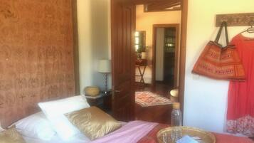 2 slaapkamers, reisbedje, gratis wifi, beddengoed