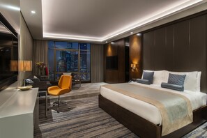 Junior Suite | Hypo-allergenic bedding, minibar, in-room safe, soundproofing