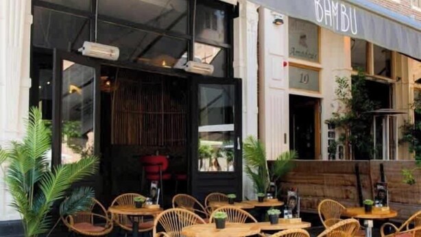 Outdoor dining - Bambu Sleep Boutique double room 3 (Haarlem)
