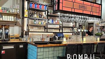 Bar (in der Unterkunft)