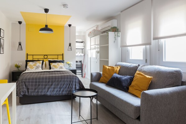 1 dormitorio, tabla de planchar con plancha, cuna de viaje y wifi gratis
