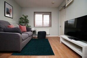 Apartment | Living area - Usk View (Cardiff)