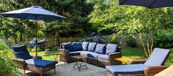 Enjoy Newport, stunning beaches, hot-tub, & relax at the lovely Coastal Hideaway