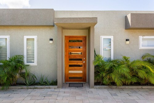 Cozy Cayena APT 2BR -3 min 2 Palm Beach, sleeps 5