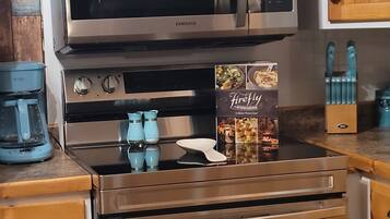 Micro-ondes, four, plaque de cuisson