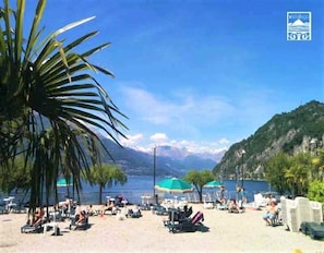 Beach nearby, sun loungers - FANTASTIC VILLA WITH TERRACE (PERLEDO)