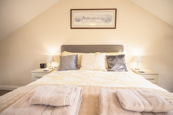 2 makuuhuonetta, silitysrauta/-lauta, internet, vuodevaatteet