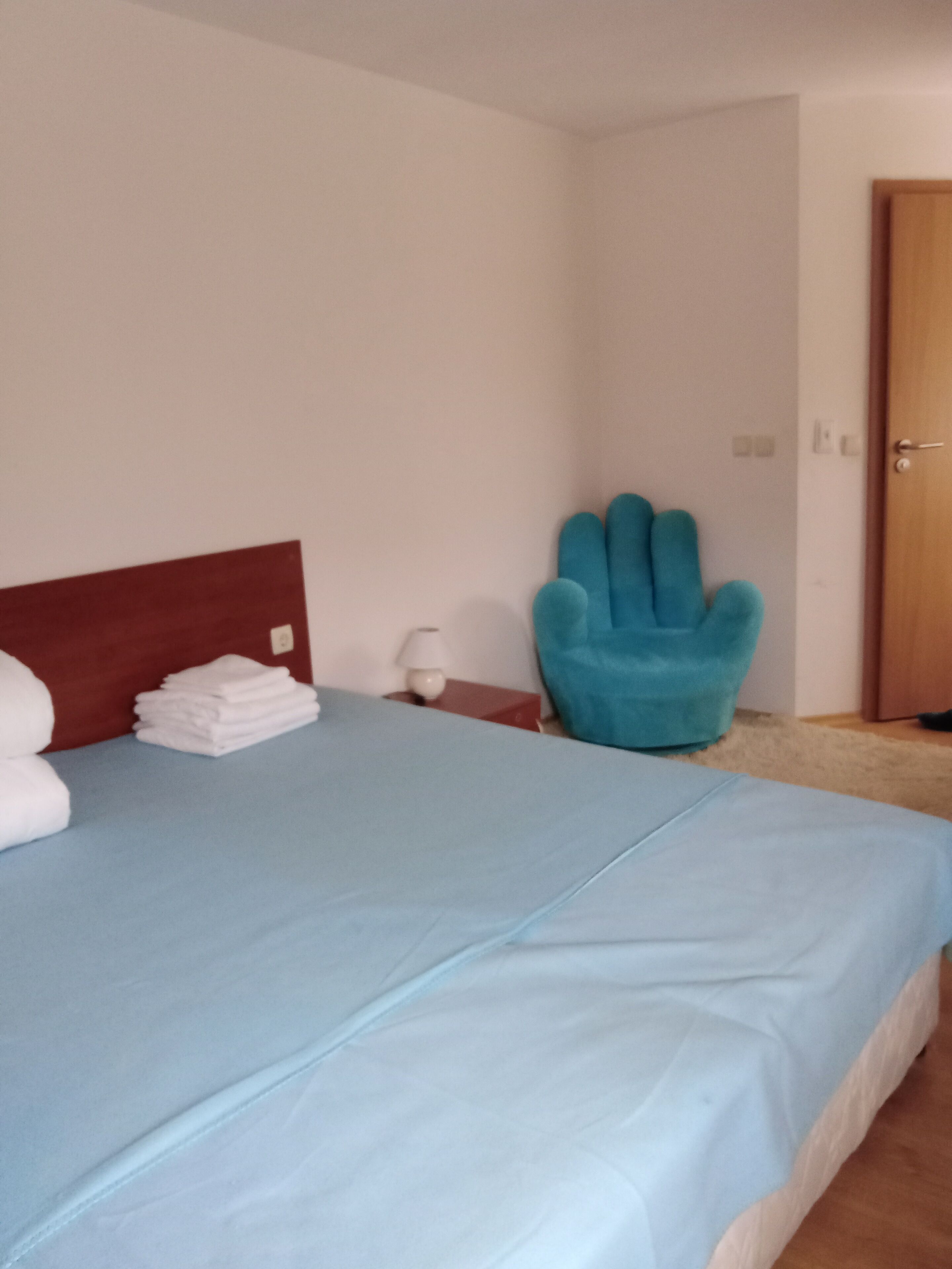 1 chambre, fer et planche à repasser, Wi-Fi gratuit, draps fournis