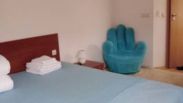 1 chambre, fer et planche à repasser, Wi-Fi gratuit, draps fournis