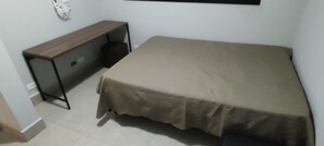 3 bedrooms, desk, free WiFi