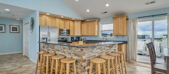 Beautiful Beach Palace With a Gorgeous View!