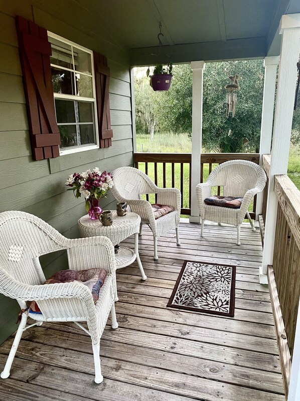 Terrace/patio - Country Cottage, 40 Acres, Outdoor Kitchen  w/ B-que, Campfire, & Horse Stables. (LaBelle)
