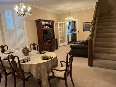 Home away from home Classic 4BR 2.5BR