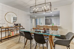 Dining - Pet Friendly | Remodeled Beachwood Condo | Pool/Pond/Golf Course View | Beach Across the Street (Fernandina Beach)