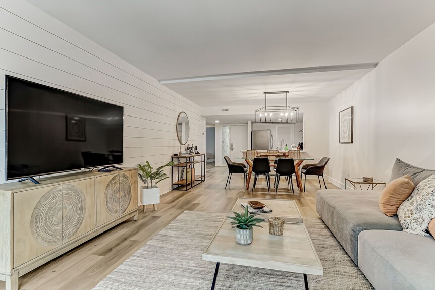Pet Friendly | Remodeled Beachwood Condo | Pool/pond/golf Course View | Beach Across The Street - American Beach, FL