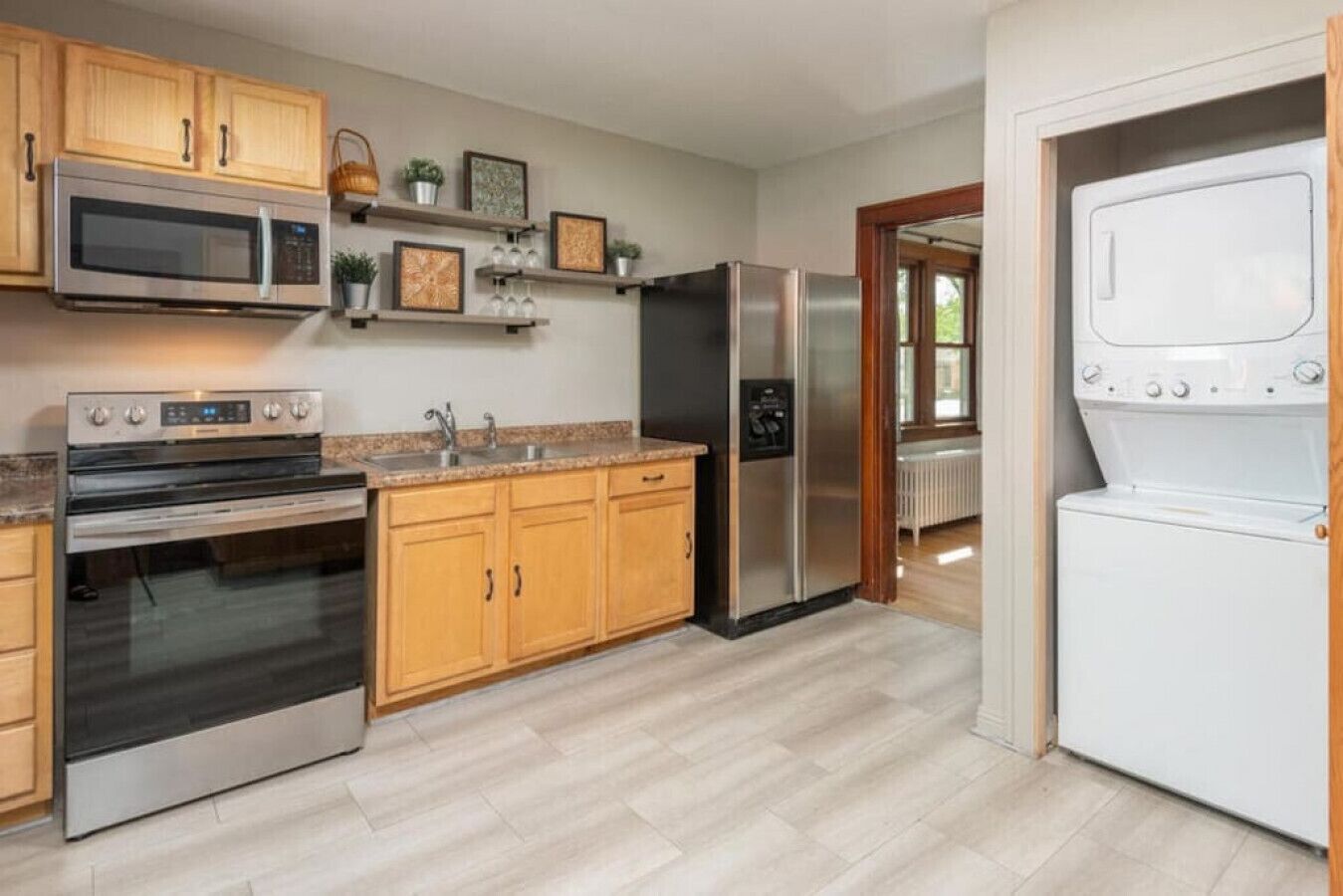 Geladeira, micro-ondas, fogão, cooktop