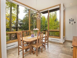 Apartment (Millrace 6-A) | Eigene Küche