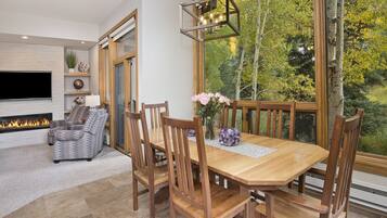 Apartment (Millrace 6-A) | Private kitchen