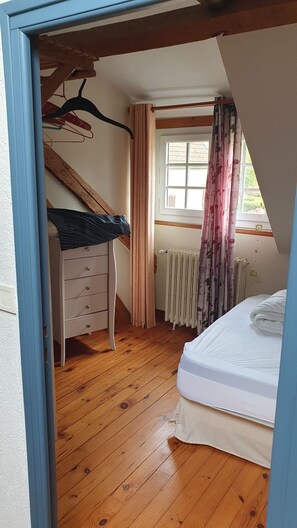 4 Schlafzimmer, Bügeleisen/Bügelbrett, kostenloses WLAN, Bettwäsche