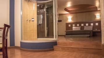 Suite presidencial | Baño | Secadora de cabello, bidet, toallas