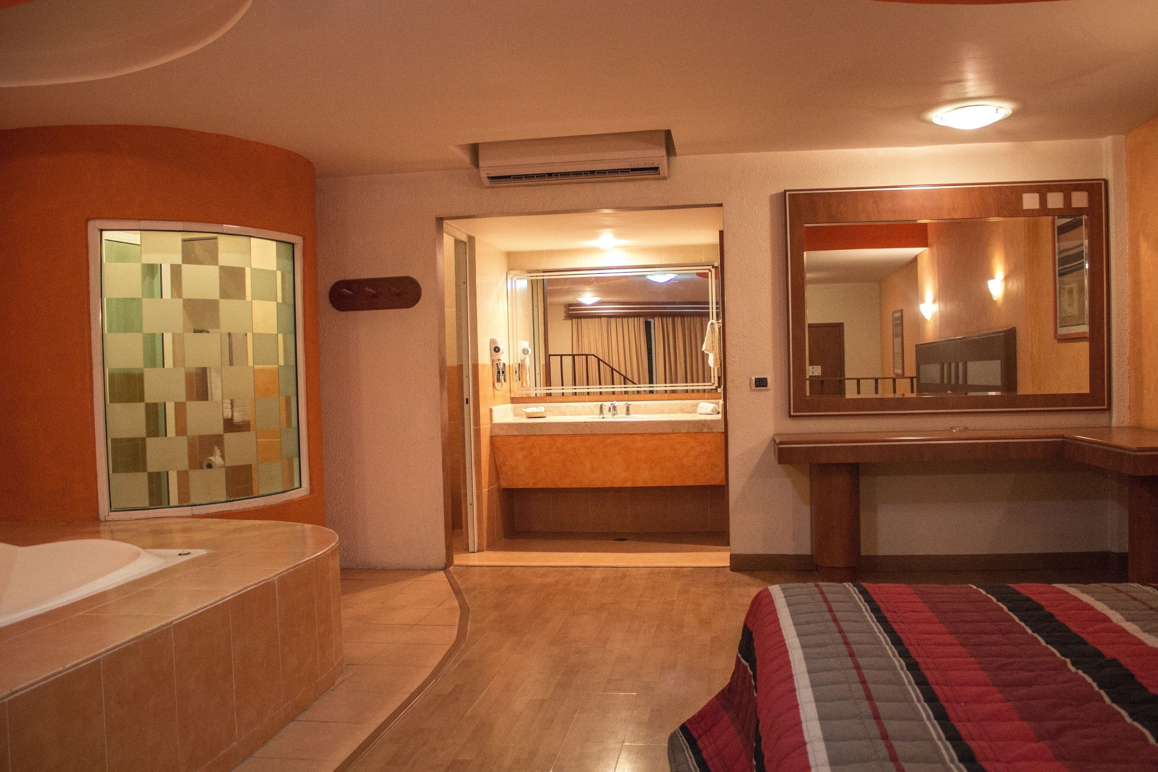 Premium Room | Hypo-allergenic bedding, laptop workspace, soundproofing, free WiFi