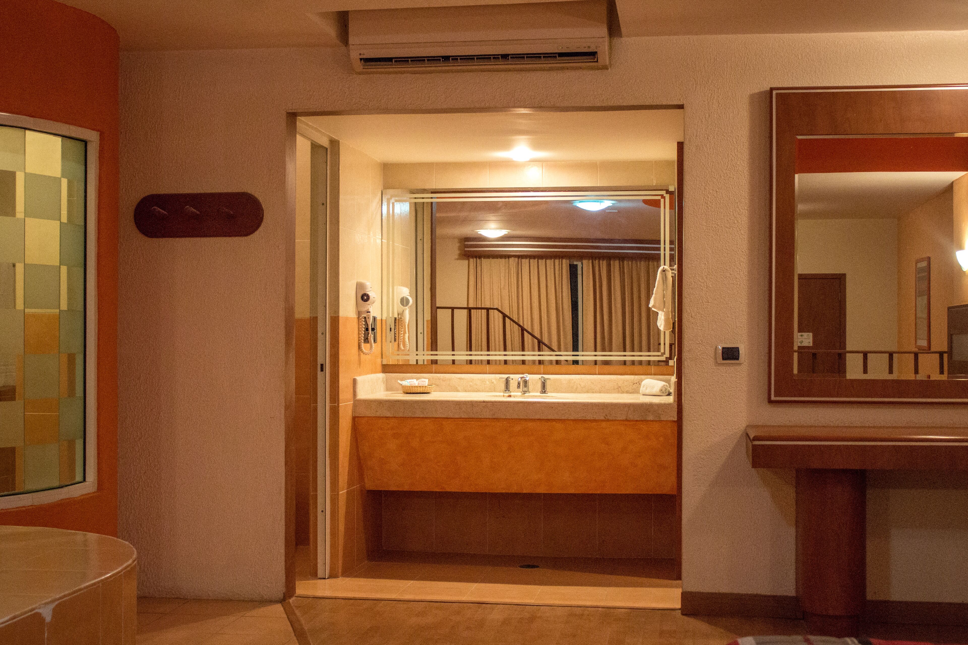 Premium Room | Hypo-allergenic bedding, laptop workspace, soundproofing, free WiFi