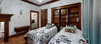 BOUGAINVILLEA BED & BREAKFAST in the HEART of WAUSAU!!