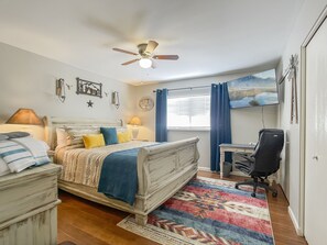 コンフォート タウンホーム | 2 室のベッドルーム、WiFi (無料)