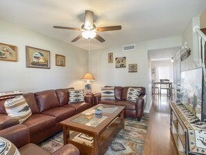 Comfort Townhome | Living area | 50-inch Smart TV with digital channels, TV