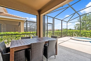 Dining - Themed Games Room, Theater & Kids Bedrooms | Screened Pool Area (Davenport)