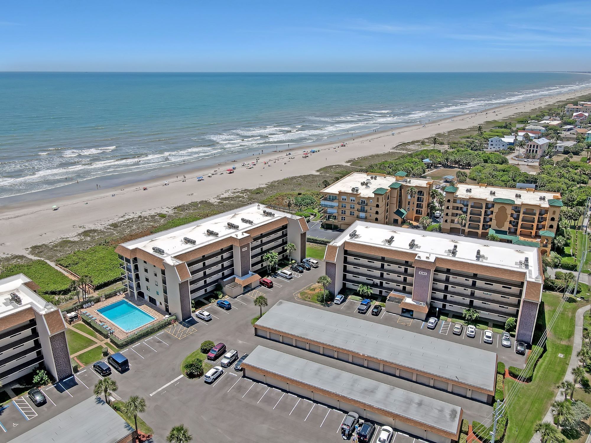 Upscale 2B/2B in Ocean Front Complex