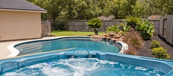 Upscale Cypress Stay Pool, Hot Tub, EV, Sleeps 20